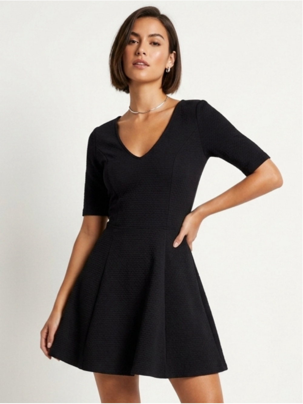 Hollister Black Textured Knit V-Neck Skater Fit & Flare Dress Size Medium - 941